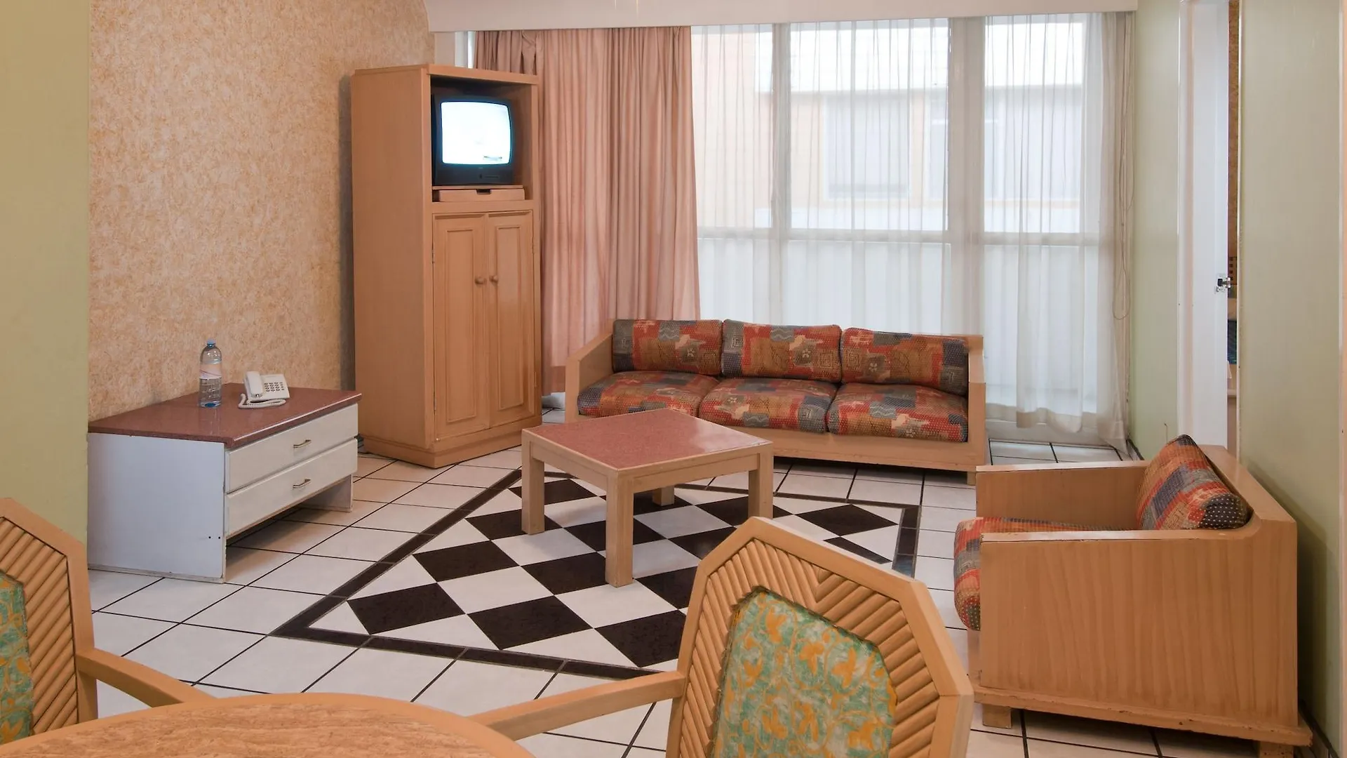 Suites Futura Guadalajara 3*,  México